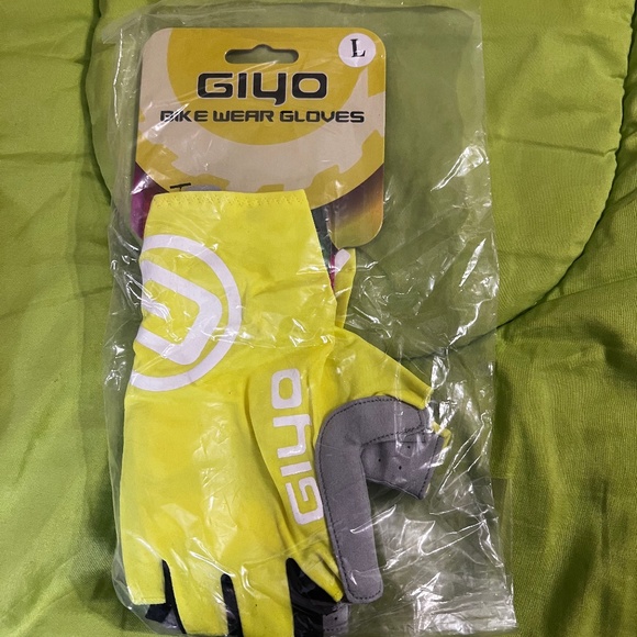 GIYO Cycling Gloves Color Yellow Size L - Picture 1 of 4